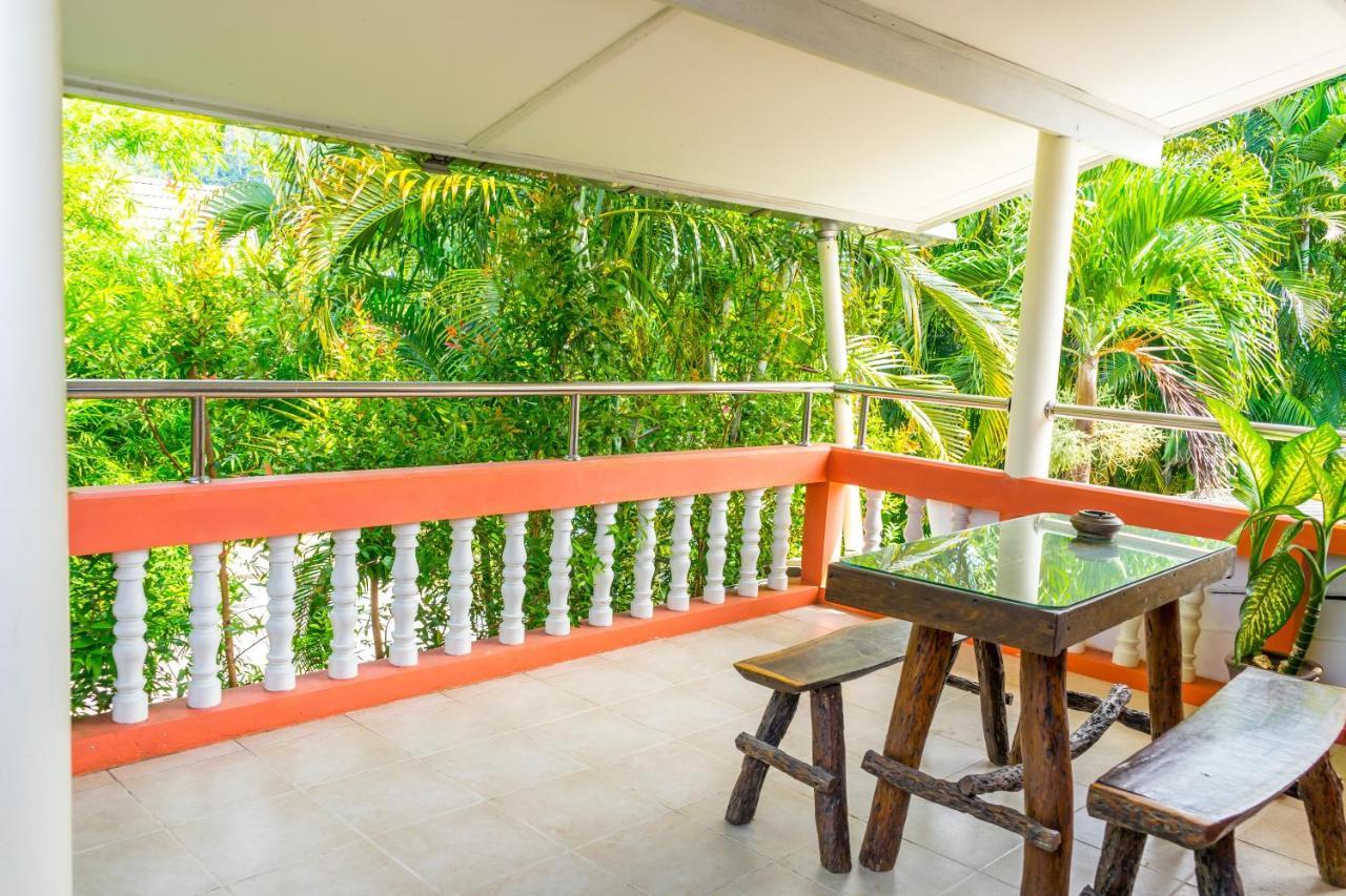 Chez Charly Bungalow Nai Yang Beach Exterior foto
